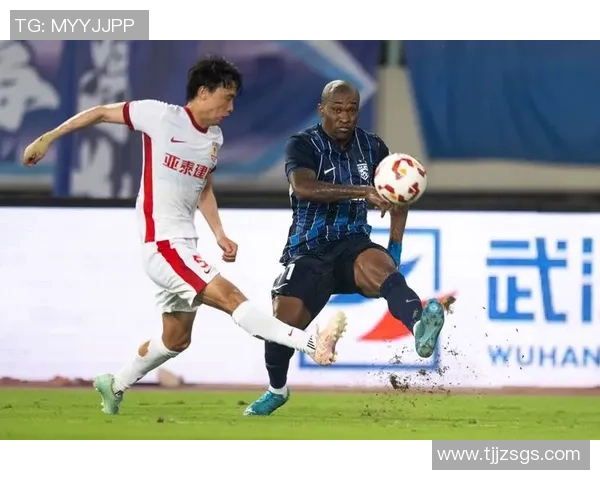 武汉足球队在足球个人能力排行榜中荣登第八名展现出强劲实力与潜力